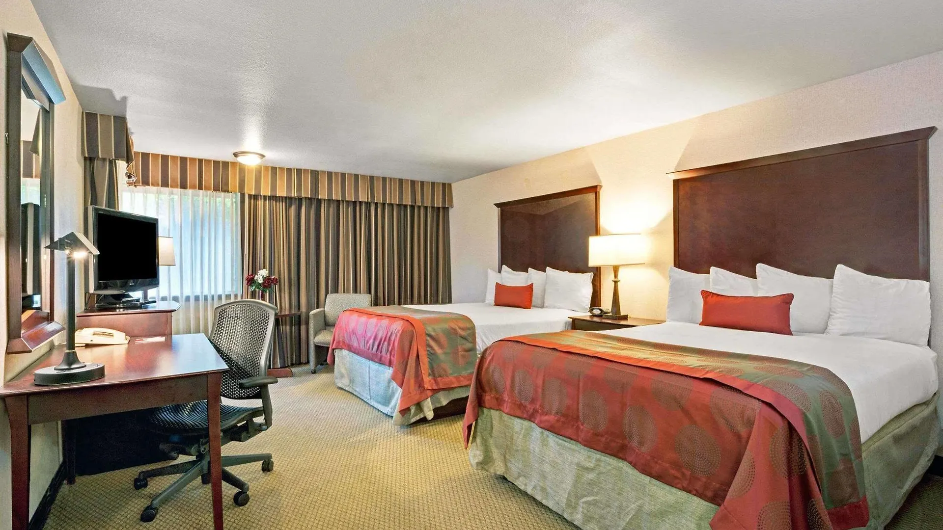 Hotel Ramada By Wyndham Tukwila Southcenter